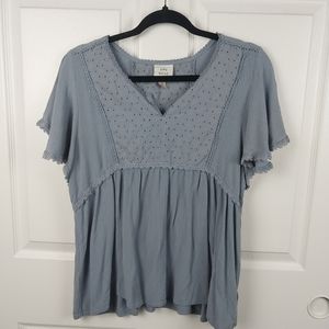 Knox Rose Women's Medium Blue Eyelet V-neck Ruffle Puff Sleeved Blouse